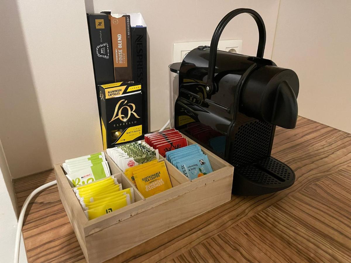 Uniek Appartement Op De Zeedijk Met Parking Oostende Exteriör bild