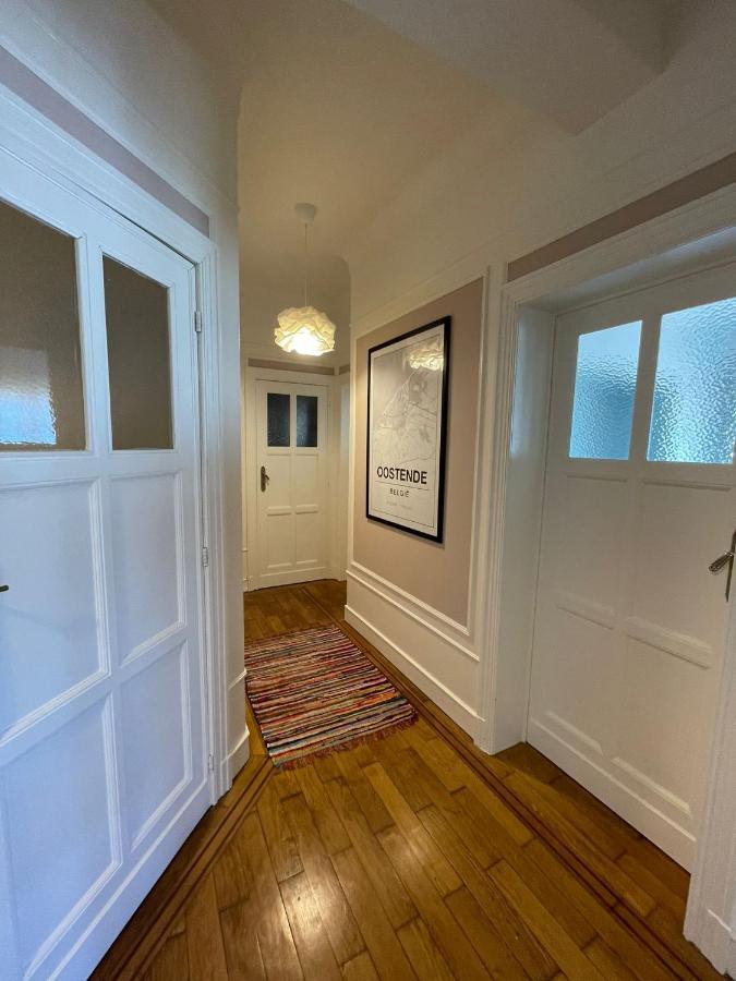 Uniek Appartement Op De Zeedijk Met Parking Oostende Exteriör bild